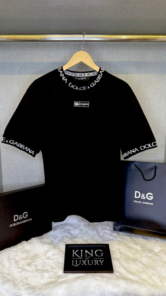 D&G black tee with logo